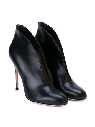 【★日本未入荷★】Gianvito Rossi ☆ VAMP ブーティ Gianvito Rossi Vamp Ankle Boots in Black Leather — UFO No More